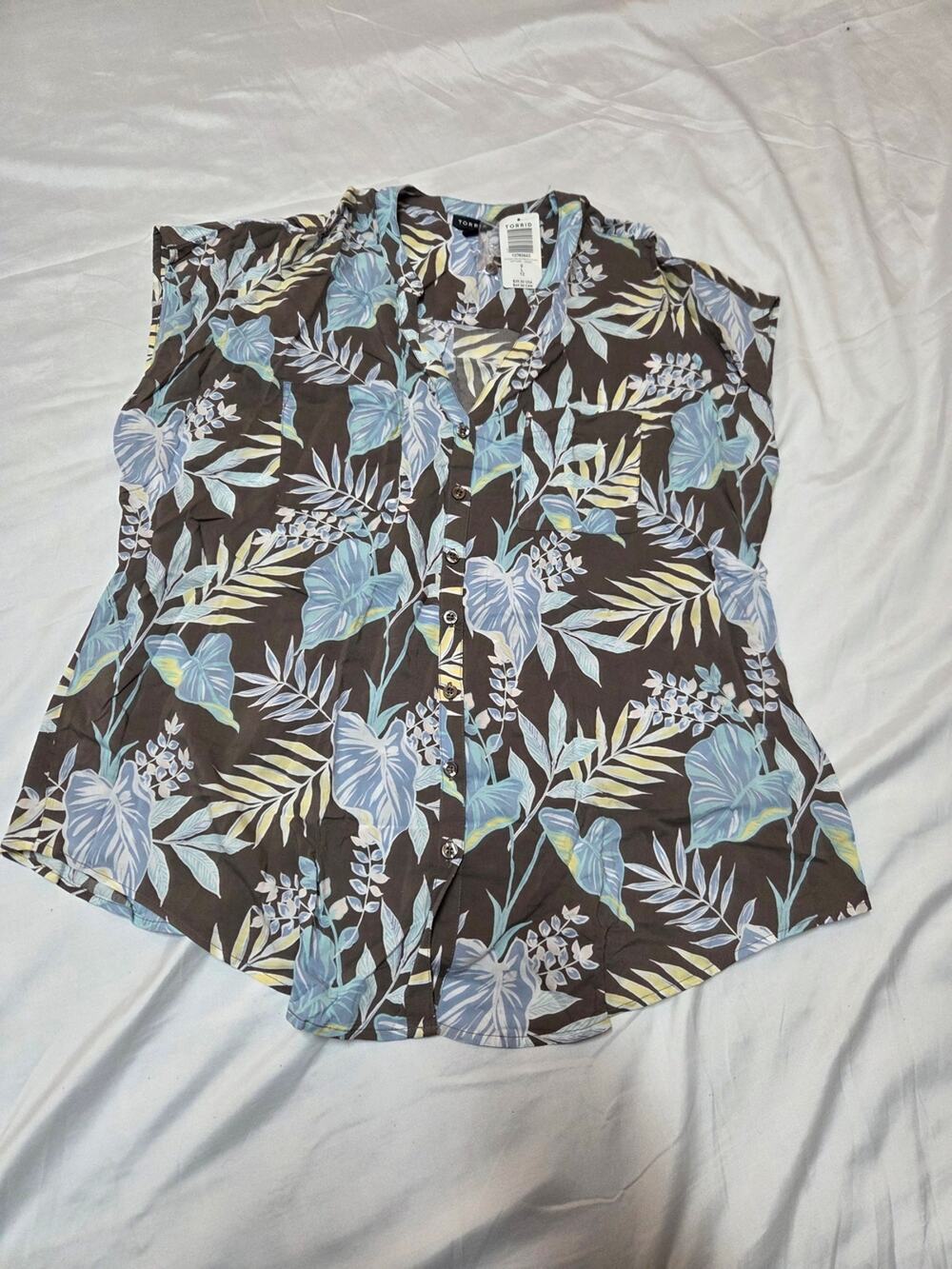torrid Brown Button-Front Floral Shirt with Blue & Yellow Leaves